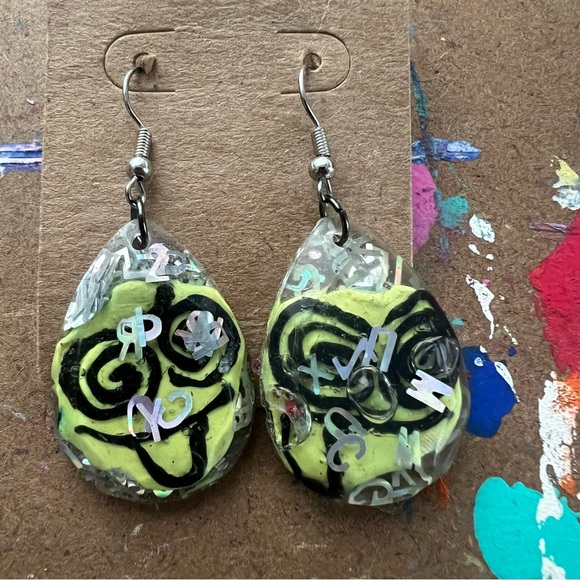 Silly Smiley Face Earrings - Picture 8 of 9